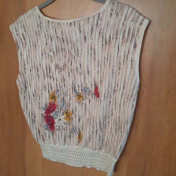 Spring Time Button Down Vest - Picture 2 of 3